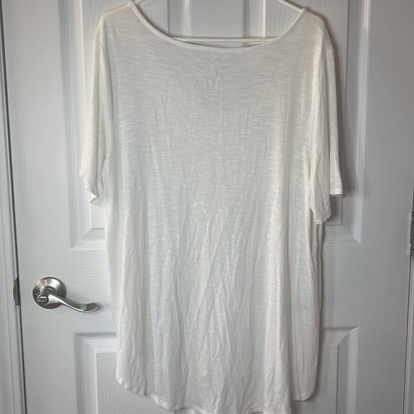 Women’s Solid White T-shirt XXL - Picture 6 of 6